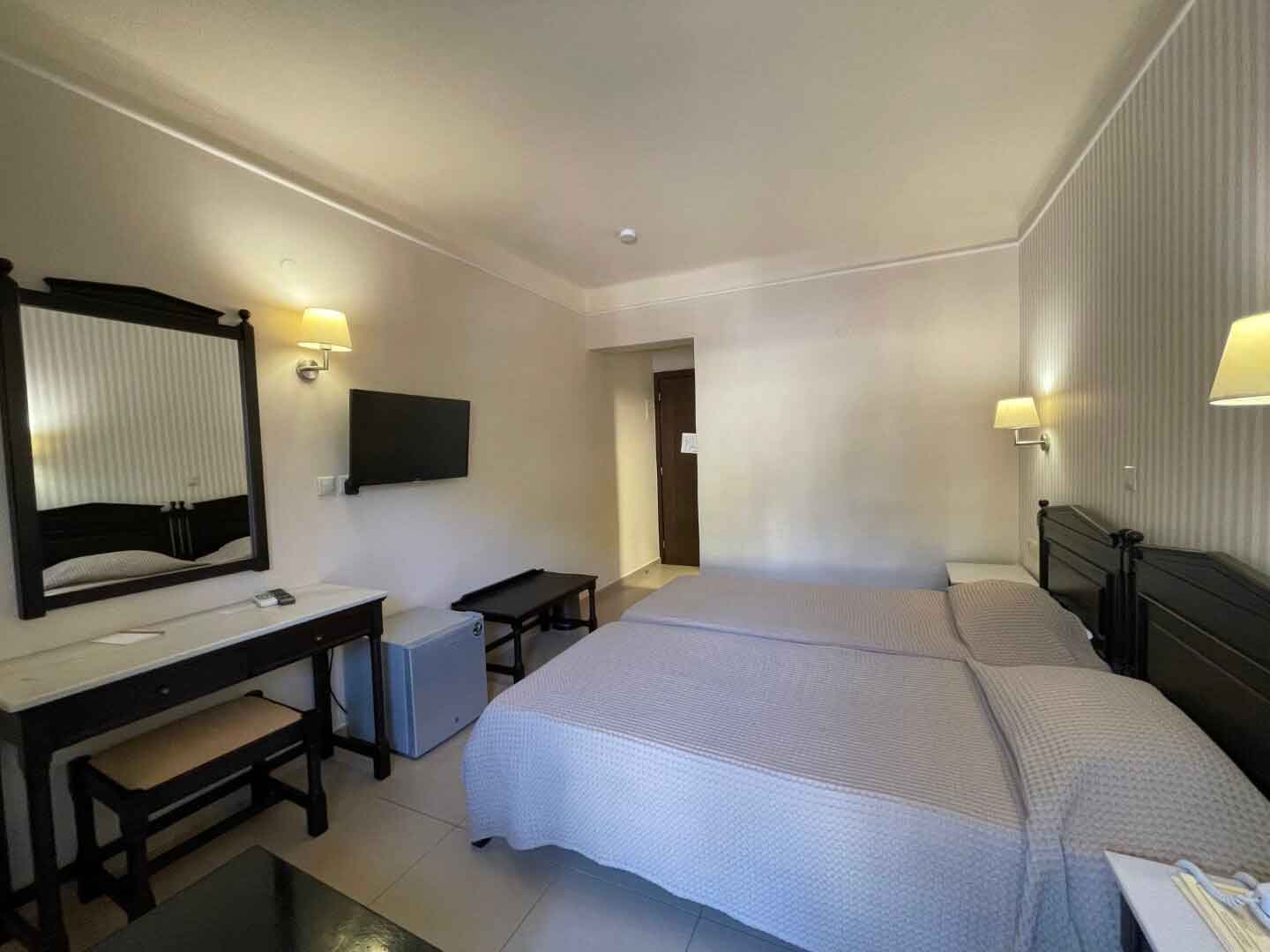 Standard Room 04